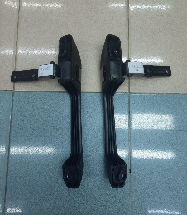มือจับหน้ากระจังขวา UD EUROTRUCK